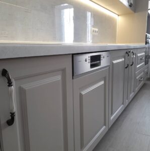 кухня с рамочными фасадами под заказ в Киеве